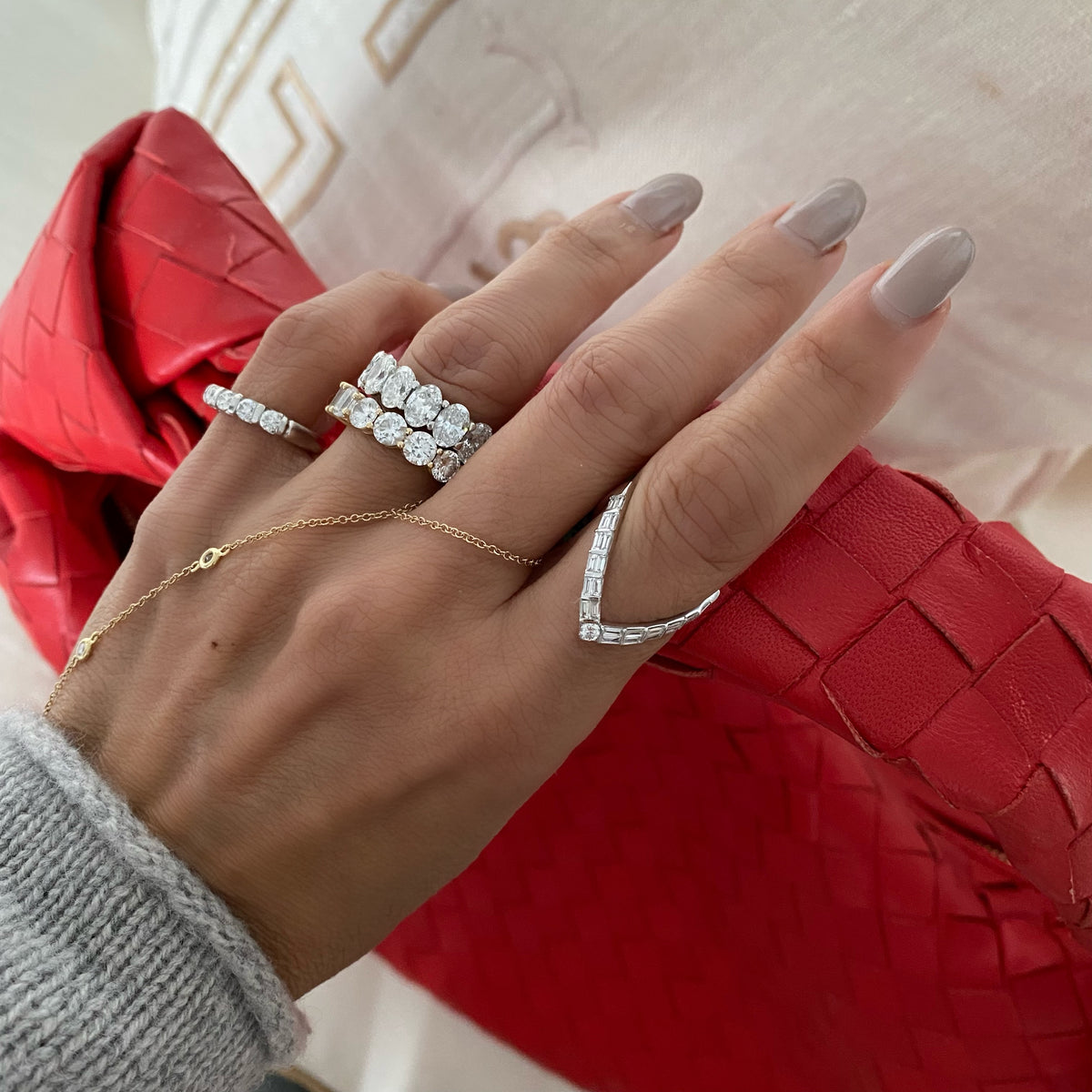 18KT Gold Baguette Diamond V Ring