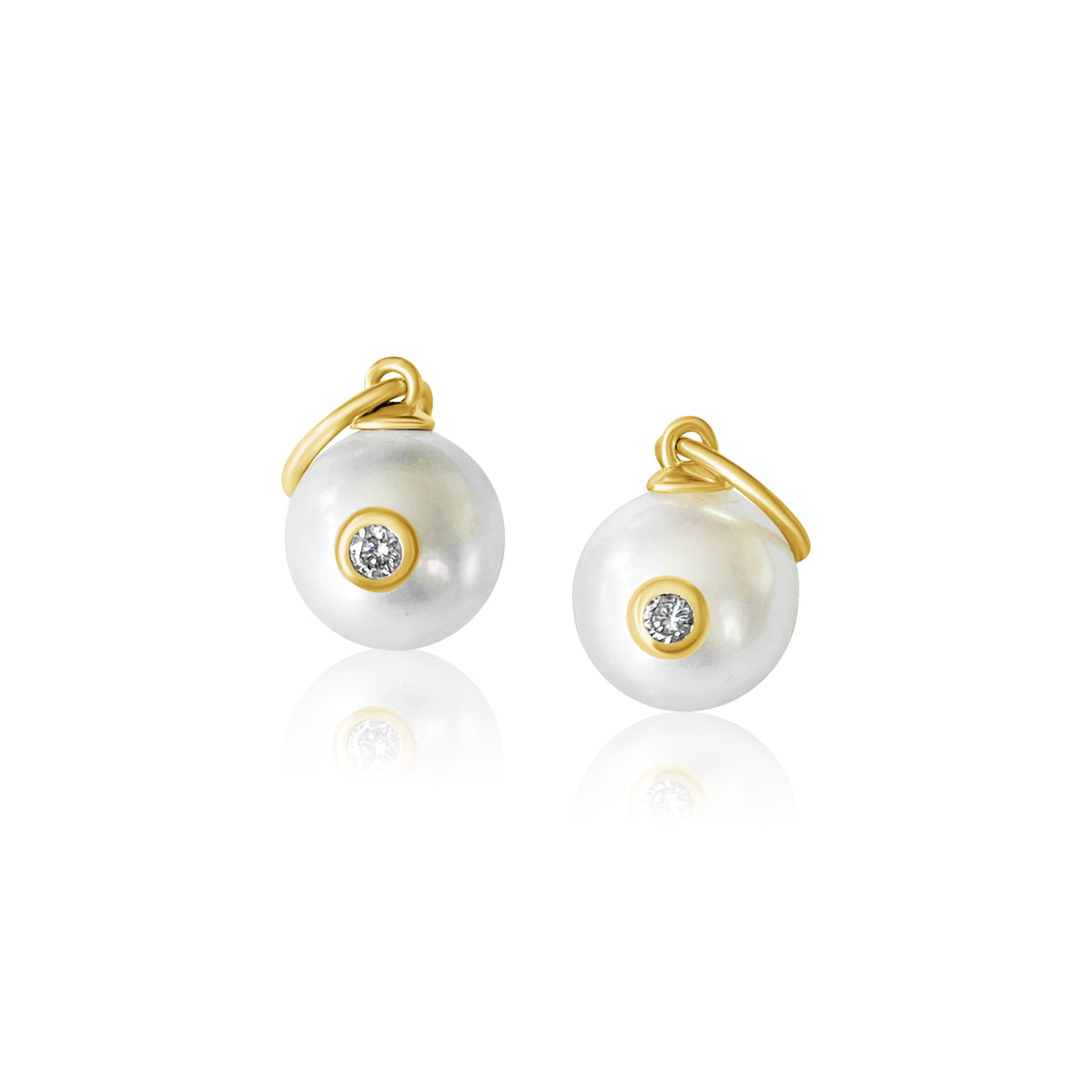 Freshwater Pearl with Diamond Pendant Charm
