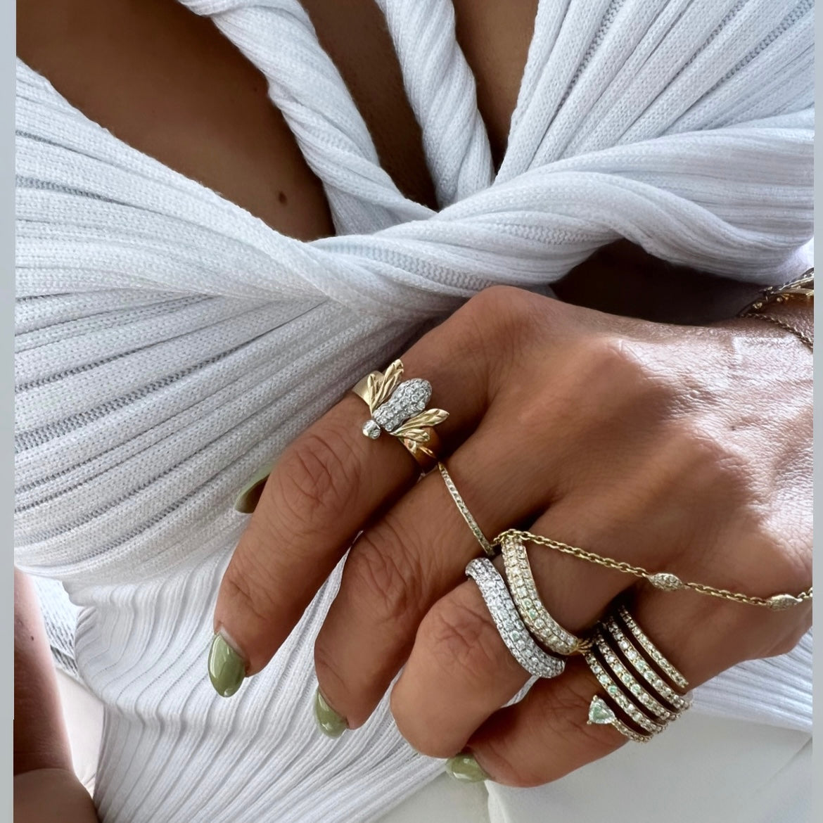 14KT Gold Diamond Bee Ring