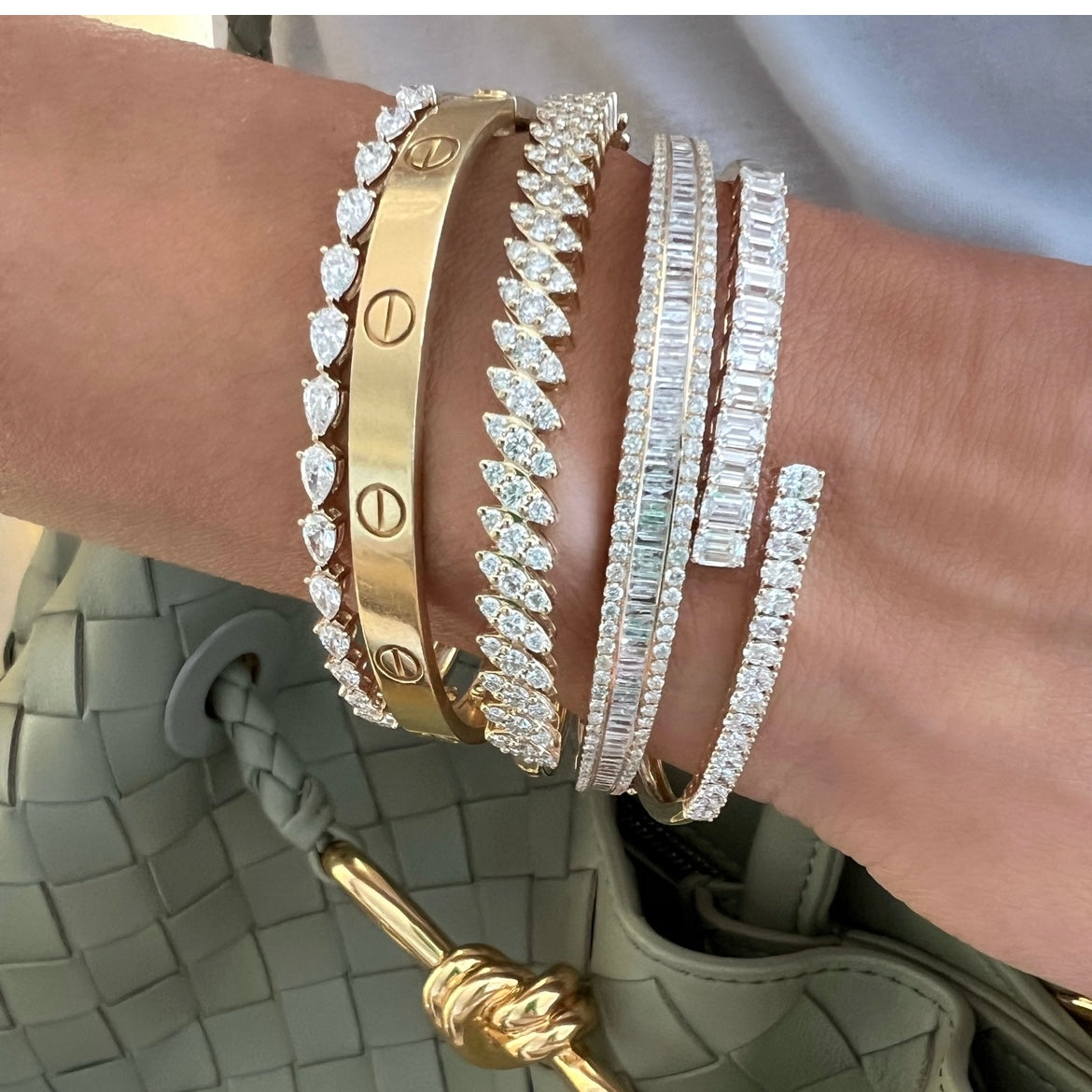14KT Gold Diamond Luxe Emerald and Oval cut Diamonds Bangle Bracelet