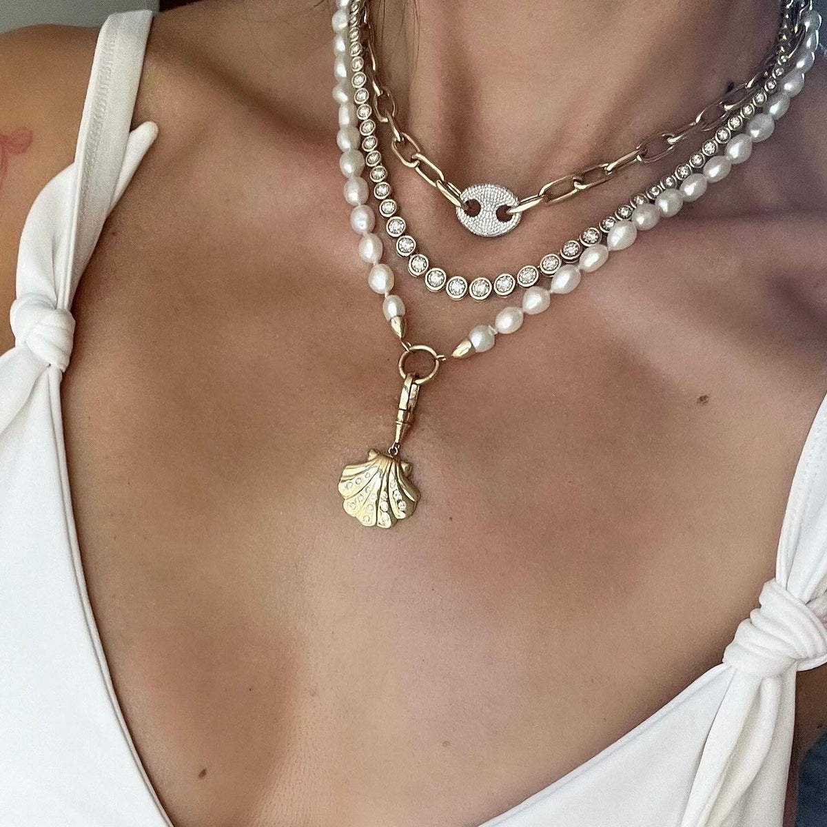14KT Gold Diamond Shell Pendant Charm