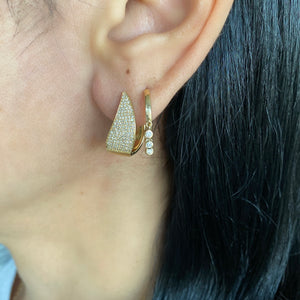 
                
                    Load image into Gallery viewer, 14KT Gold Diamond Claw Huggie Earrings
                
            